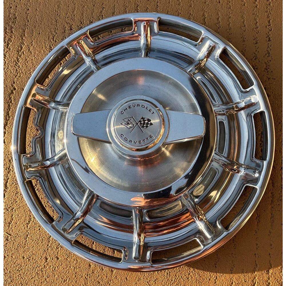 1959-62 CHEVROLET CORVETTE HUBCAP WHEEL COVER VINTAGE